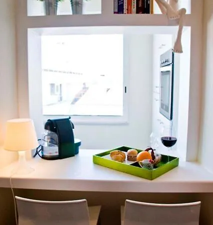 Cosy And Renewed T2 In Campolide - 1d *