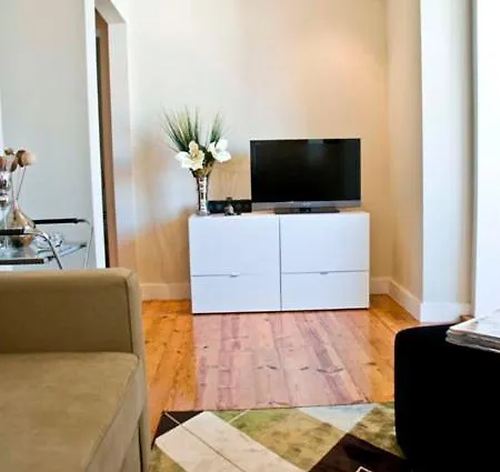 Apartment Cosy And Renewed T2 In Campolide - 1d