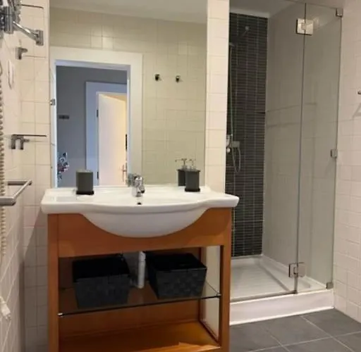 Cosy And Renewed T2 In Campolide - D * Lisboa