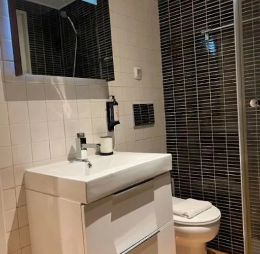 Cosy And Renewed T2 In Campolide - D Apartament *