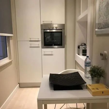 Cosy And Renewed T2 In Campolide - 1d Lägenhet Lisboa