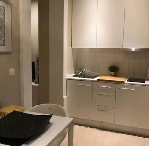 Cosy And Renewed T2 In Campolide - D Apartment